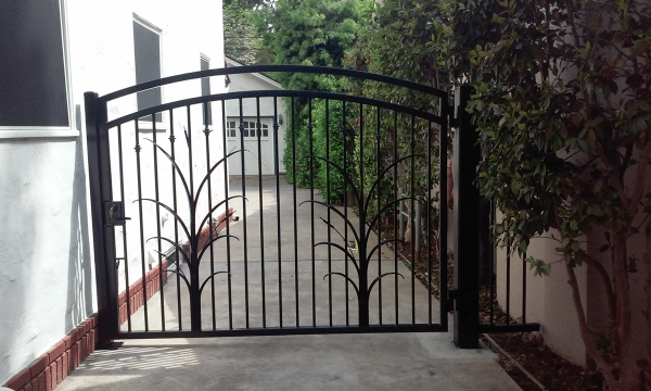 Short driveway gate built for a customer in Sacramento